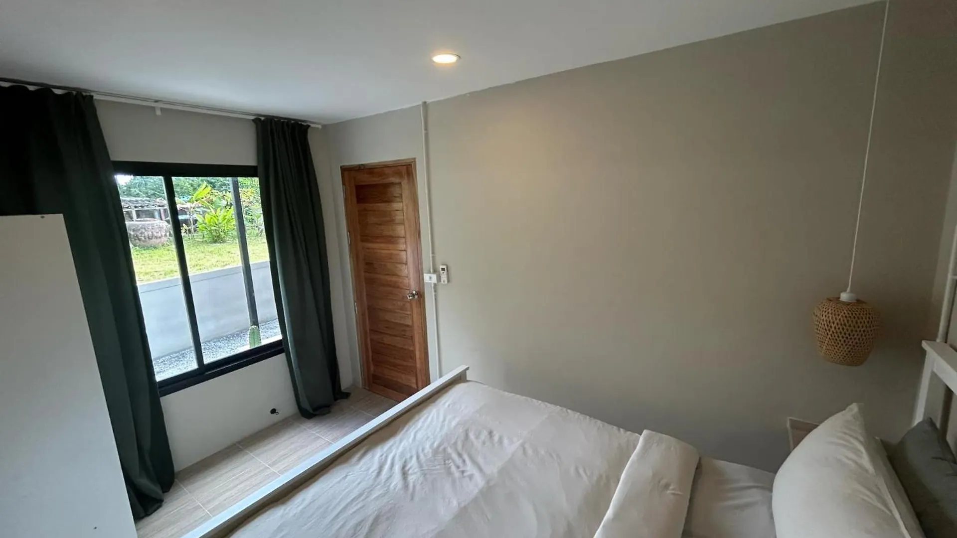 Jolies Place Family Apartment Ko Lanta Tayland