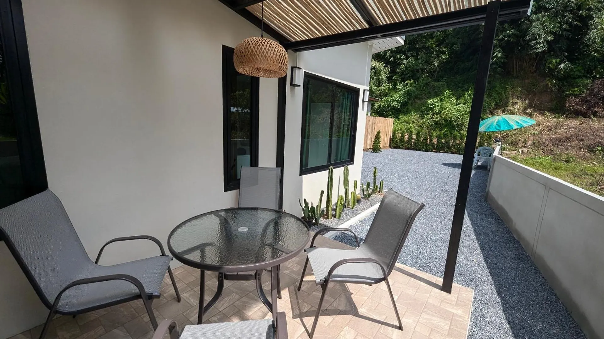 Jolies Place Family Apartment Ko Lanta Tayland